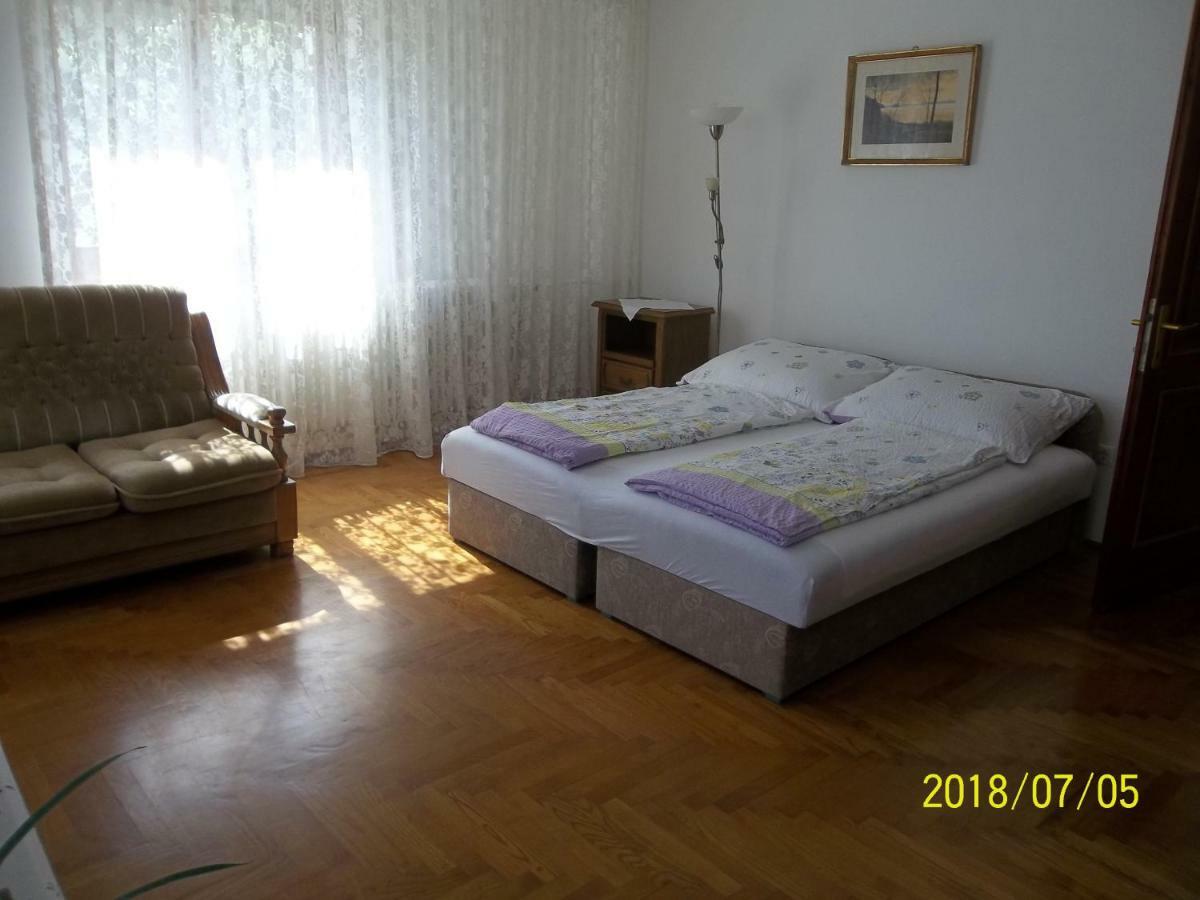 Viragos Vendeghaz Balatonfuered Apartment Luaran gambar